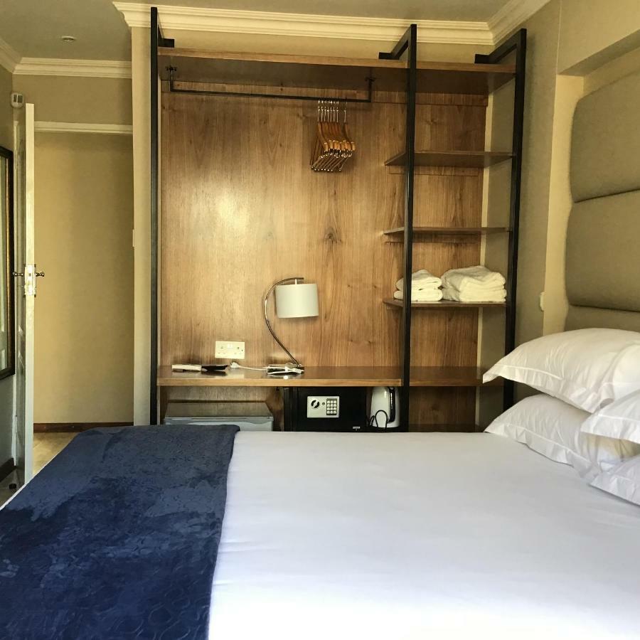 哈博罗内 卡皮塔尔旅馆酒店 外观 照片